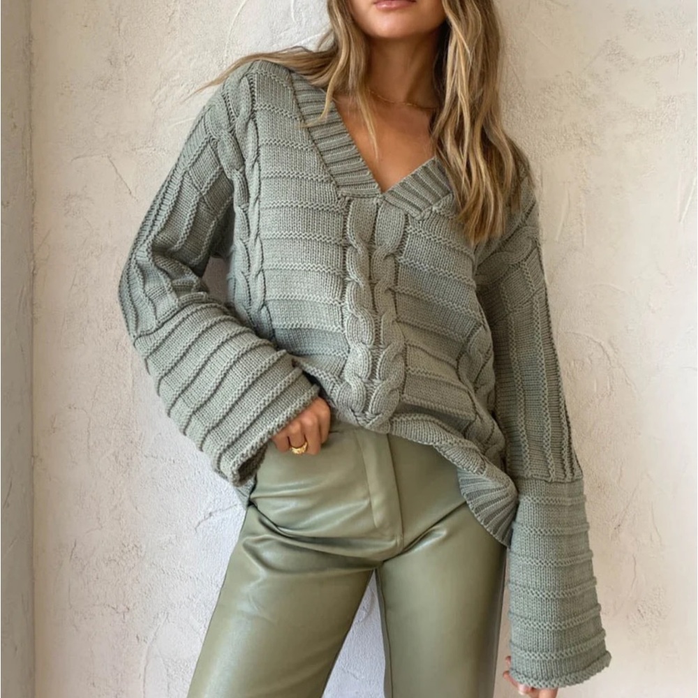 Sovere Shadow Knit Sweater In Green Tea M